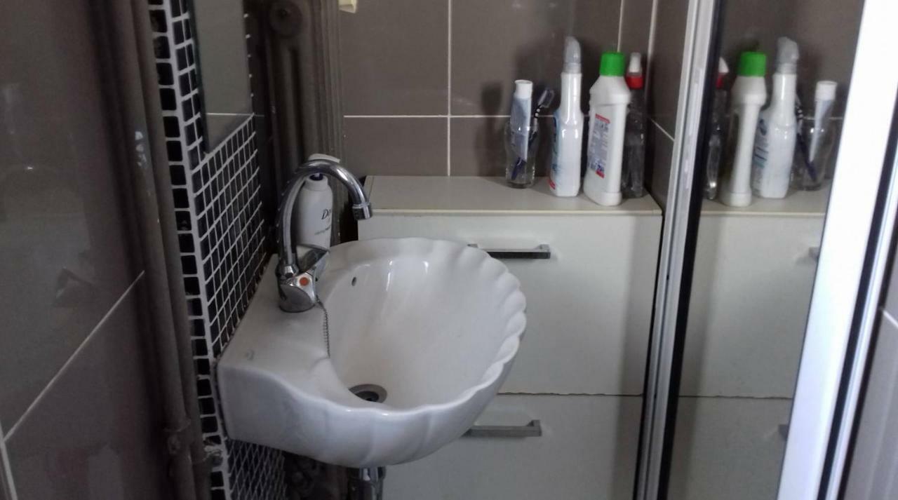Apartament For Harbor Travelers Pireus Zewnętrze zdjęcie