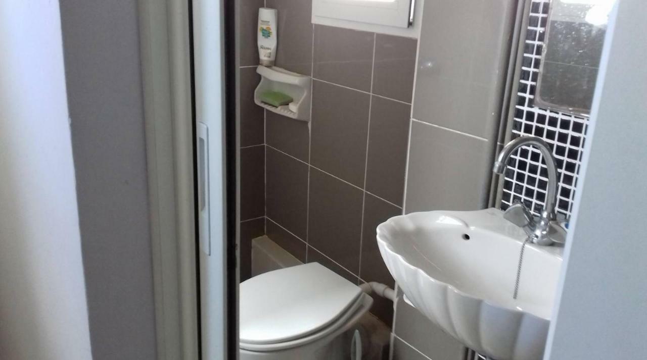 Apartament For Harbor Travelers Pireus Zewnętrze zdjęcie